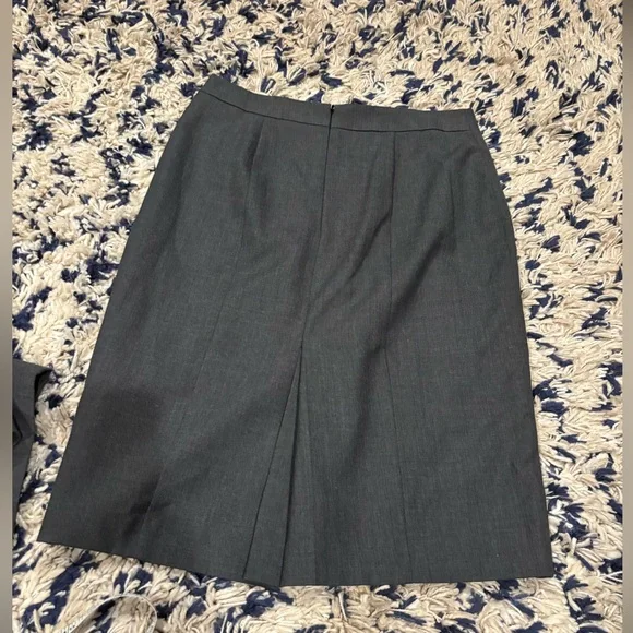 Ann Taylor signature 3 piece gray suit set - blazer (10), skirt and pants (8) - Picture 9 of 15